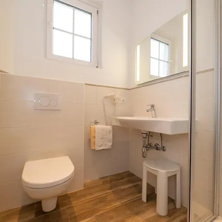 Pension&apartments Ertl Gasthof 3*